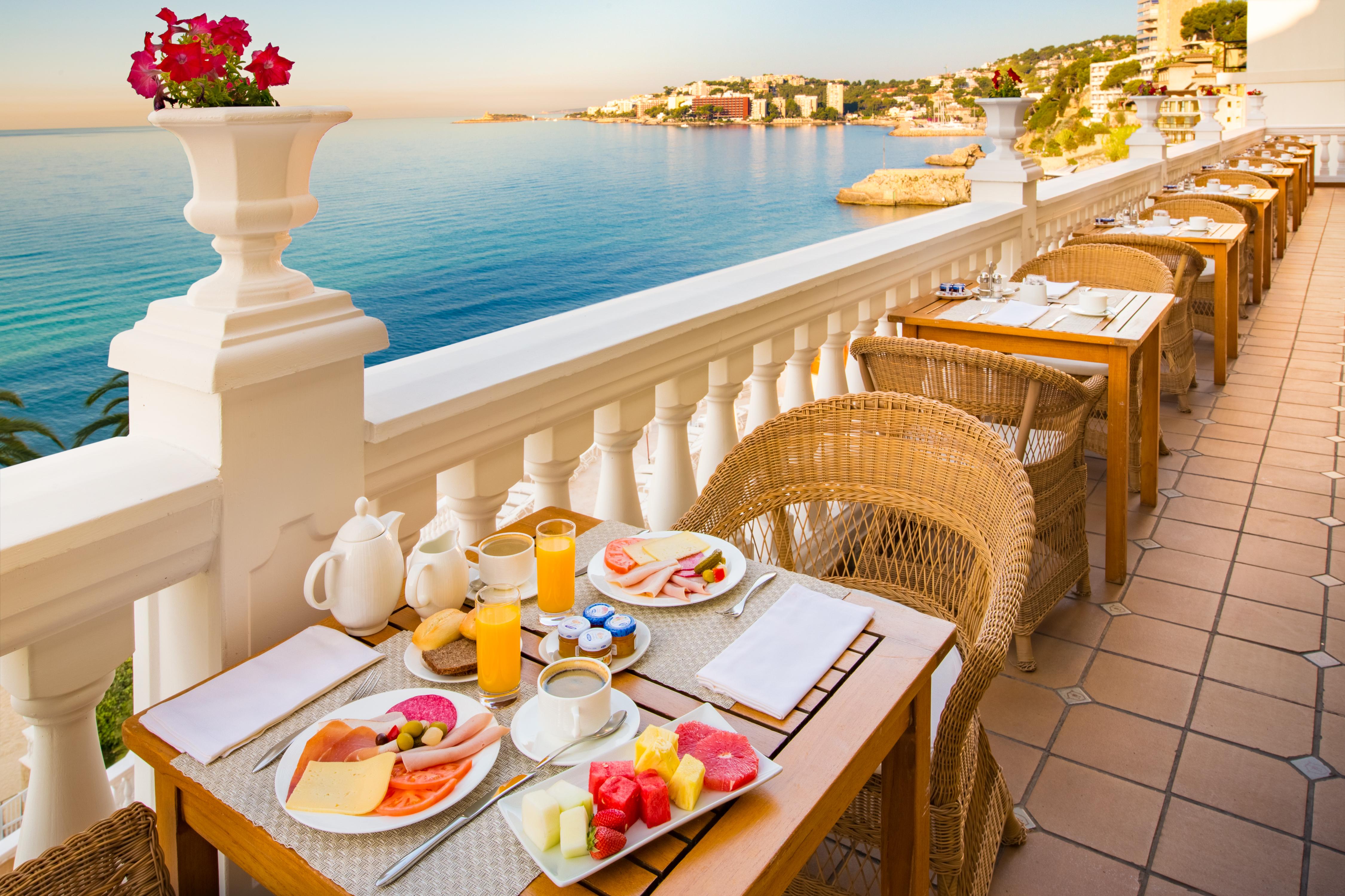 ホテル ニクセ パレス パルマ・デ・マリョルカ エクステリア 写真 Breakfast at the Hotel