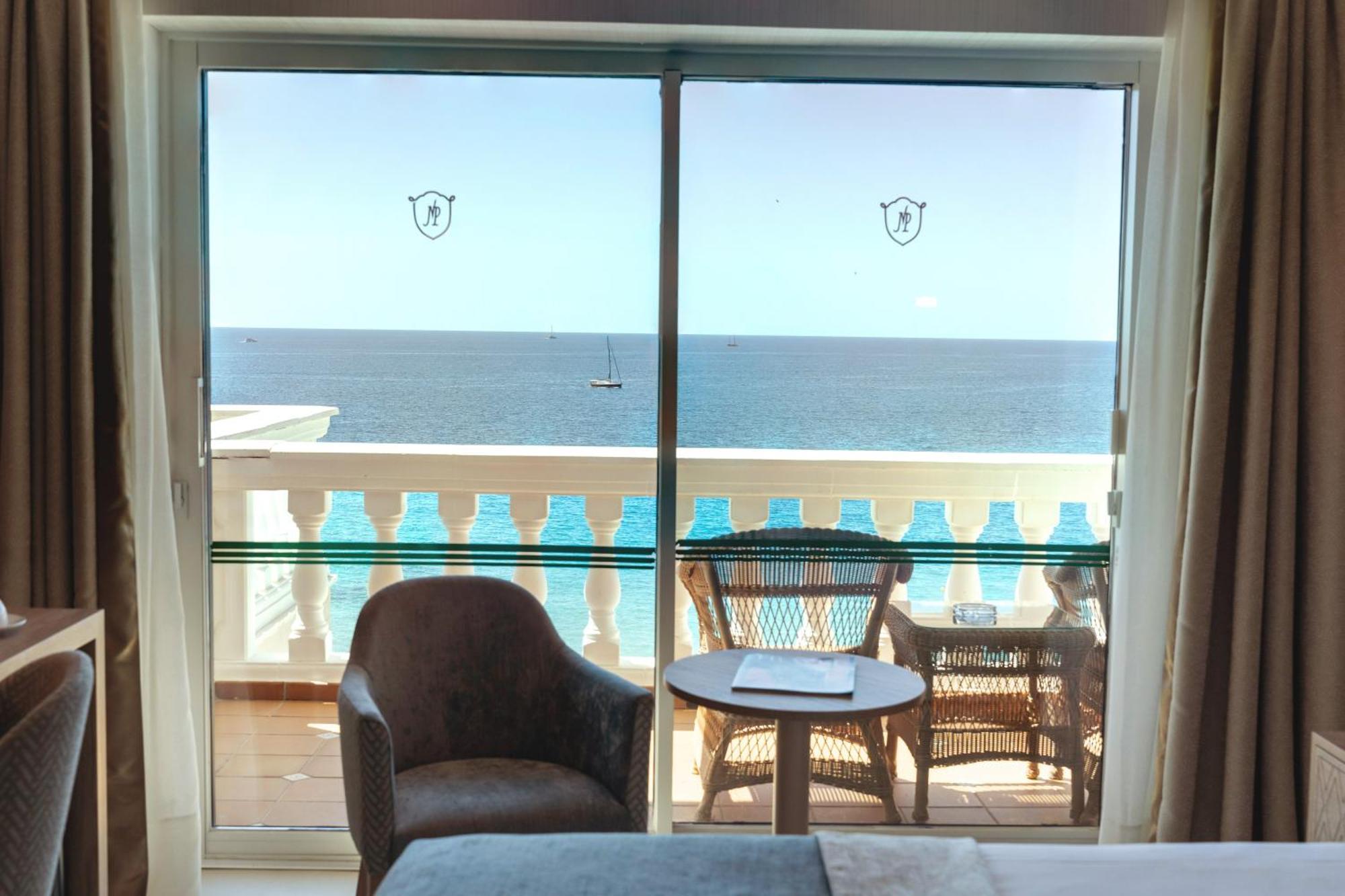 ホテル ニクセ パレス パルマ・デ・マリョルカ 部屋 写真 A room with a view of the sea